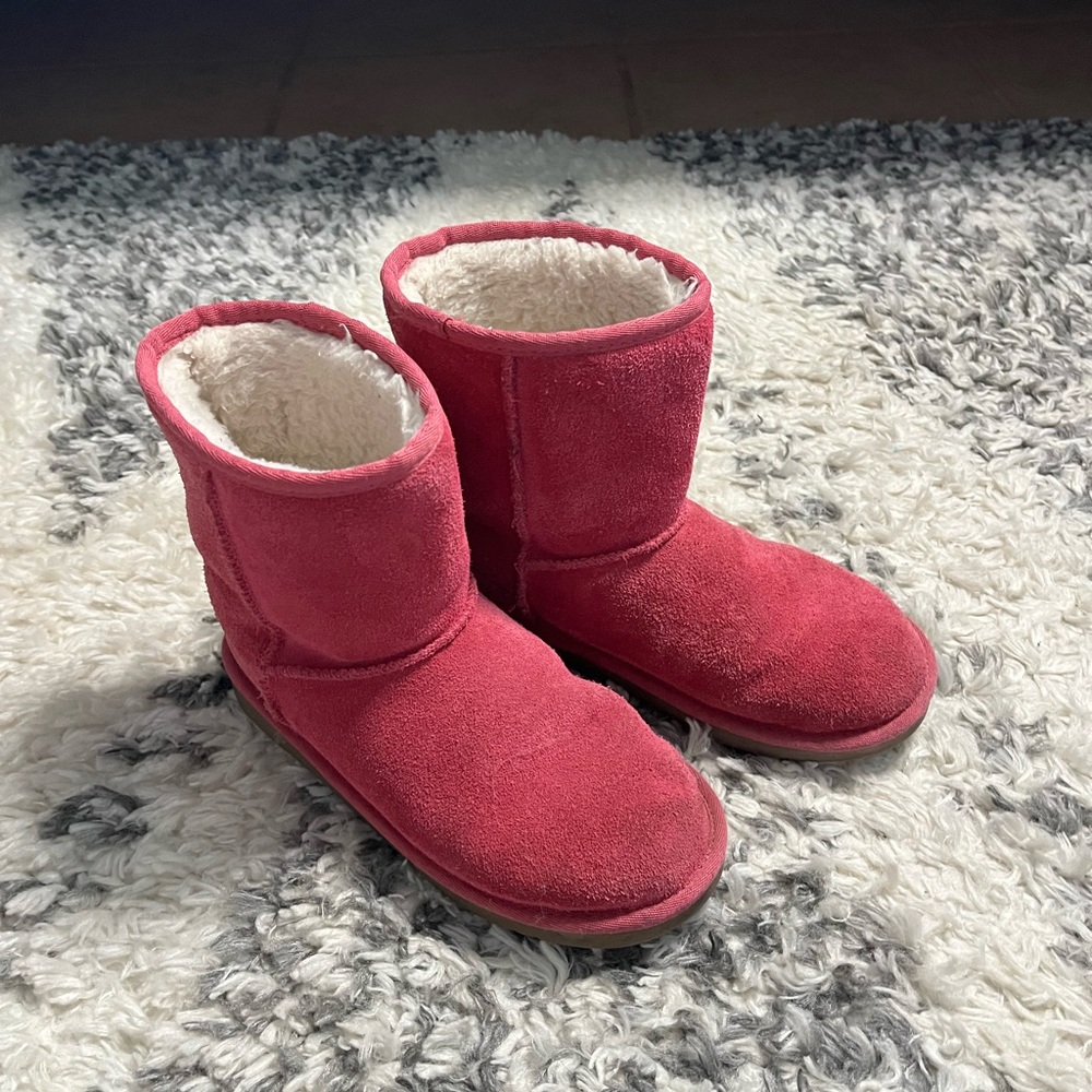 Kookaburra by Uggs size 4